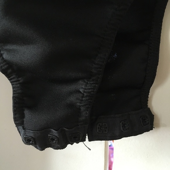 ❌SOLD❌ NWT SOLD OUT Missguided Londunn Bodysuit - Picture 4 of 7